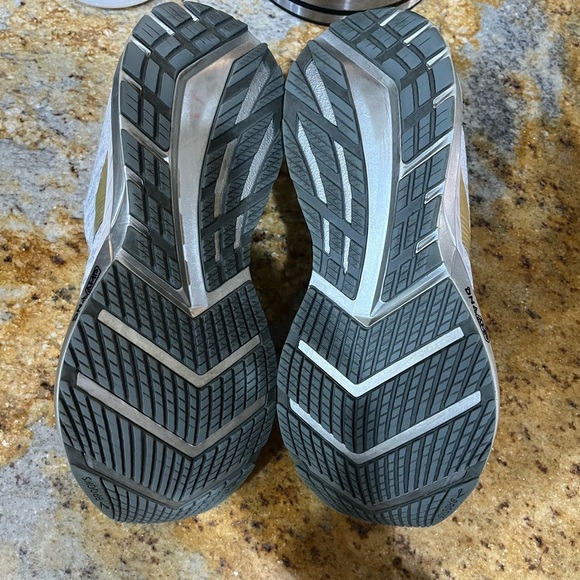 Brooks bedlam 2 size 7 - Picture 9 of 9